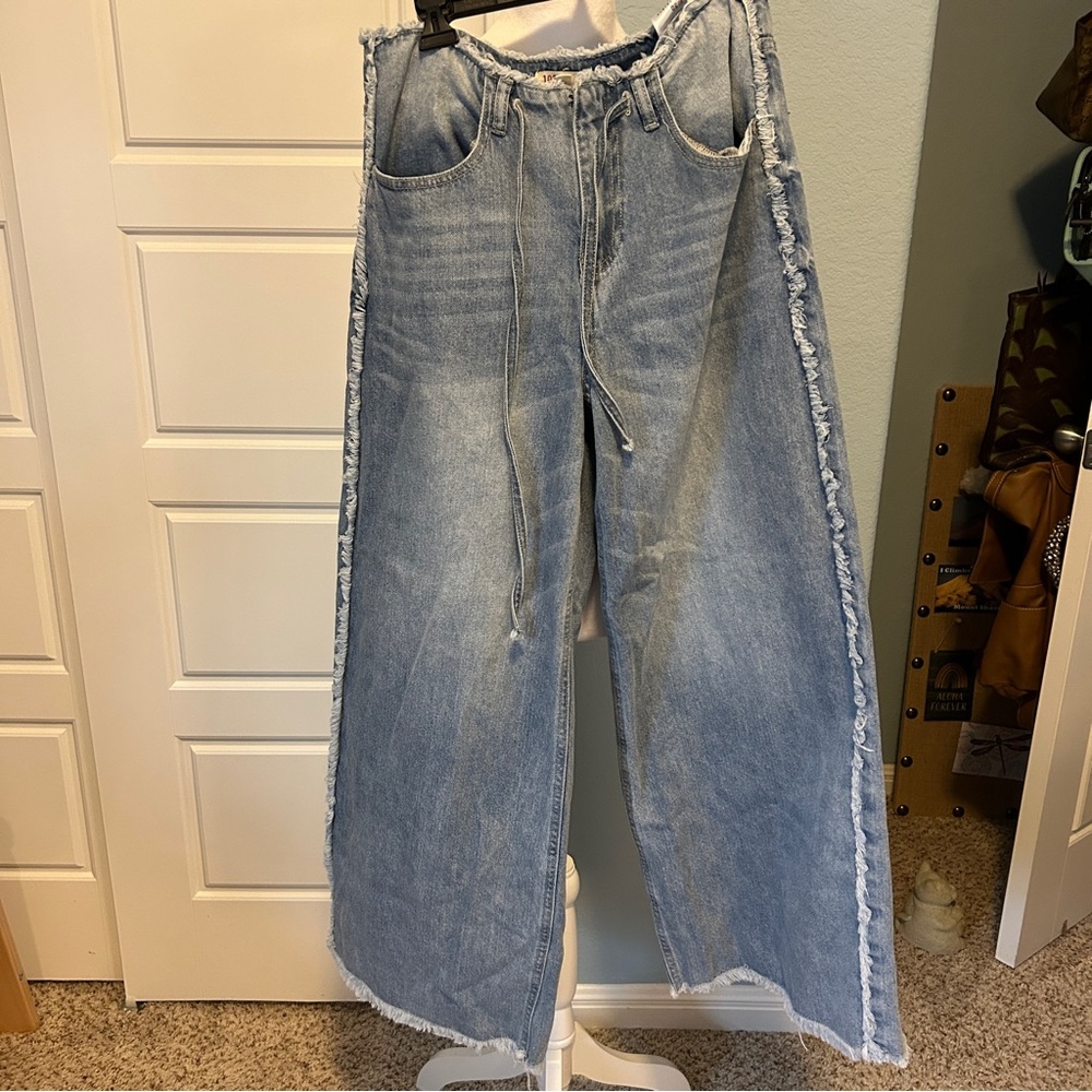 Anthropologie T.E.N.T.H.I.R.T.Y. Denim Wide Leg Frayed Mid-rise Jeans 7 / 28